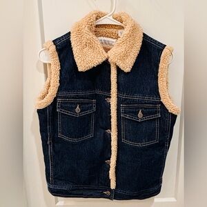 Vintage Dark Blue Sherpa-Lined Vest. Size Small in mint condition